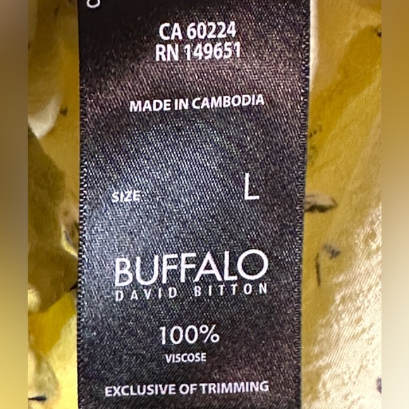 Buffalo David Bitton Tie Front Top Crochet Shoulder Sleeve Trim Short Sleeve - Picture 5 of 5